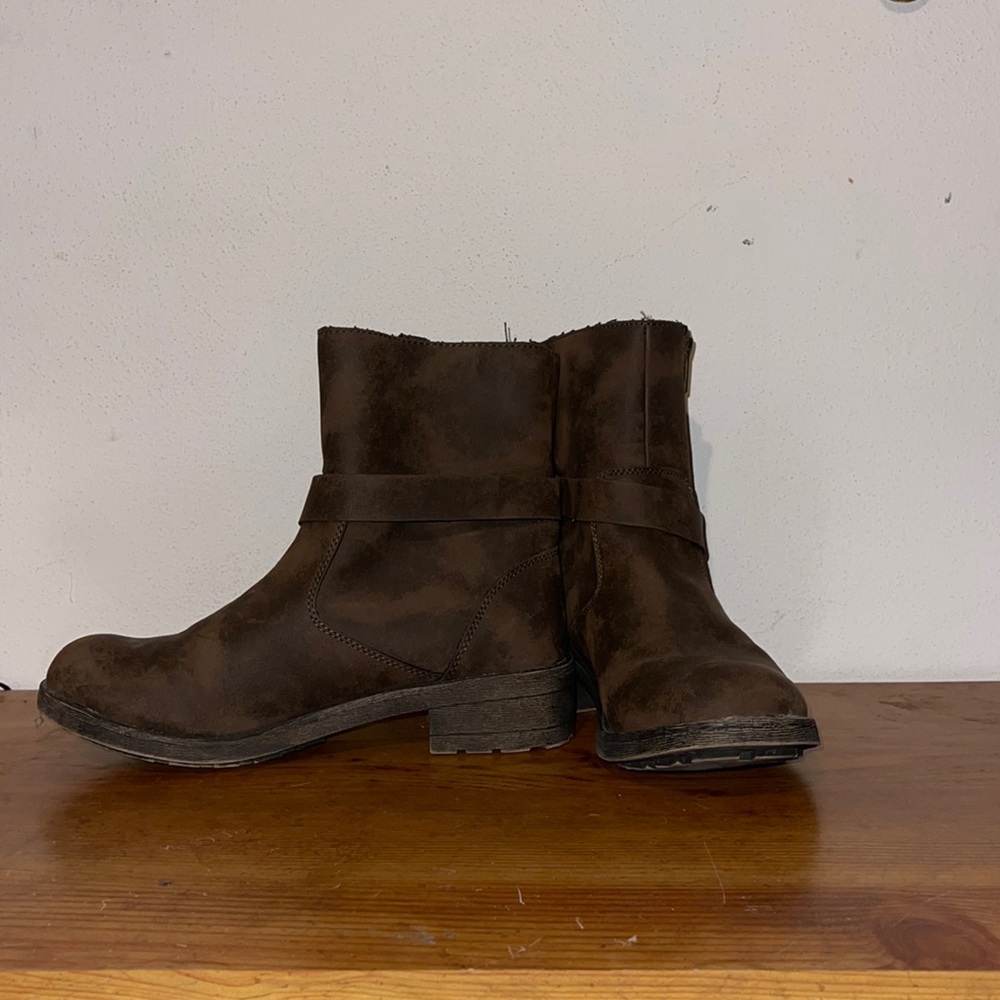 Rocket dog combat boots!!